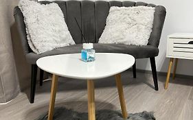 Refined Studio Haven At Exigent Plaza - 08